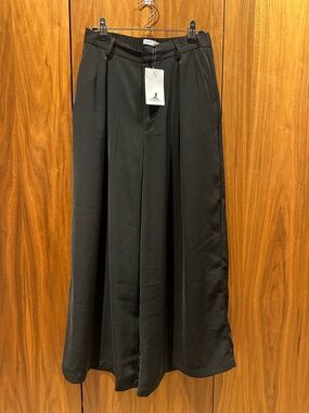 Black Wide-Leg Tailored Pants — Trapeze Fit
